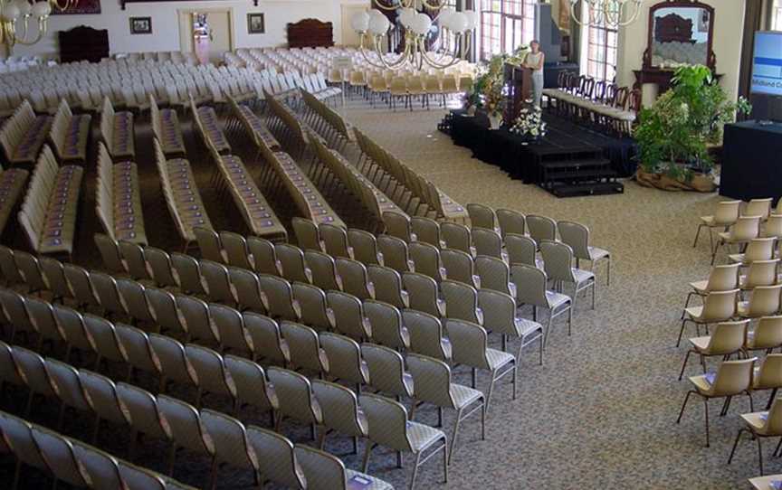 Belvoir Amphitheatre, Local Facilities in Upper Swan