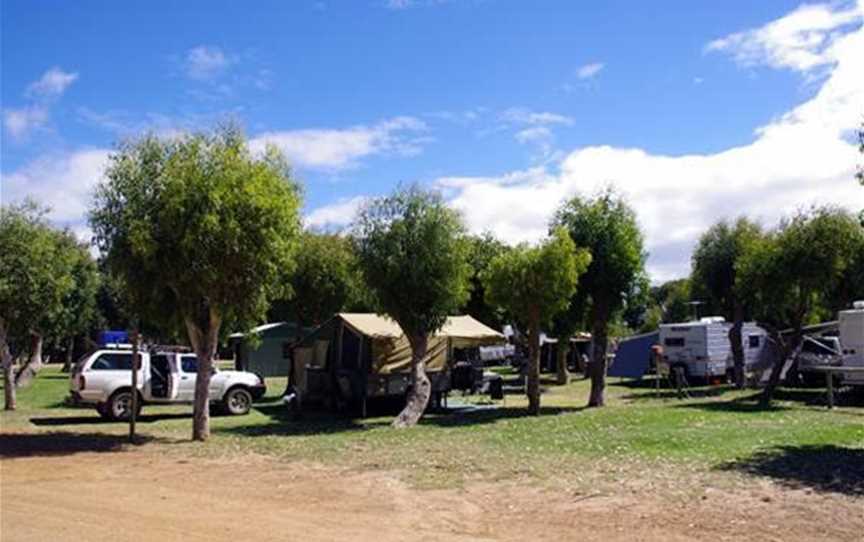 Orleans Bay Caravan Park, Accommodation in Condingup