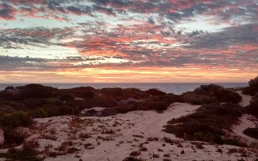 Getaway Beach, Accommodation in Dongara