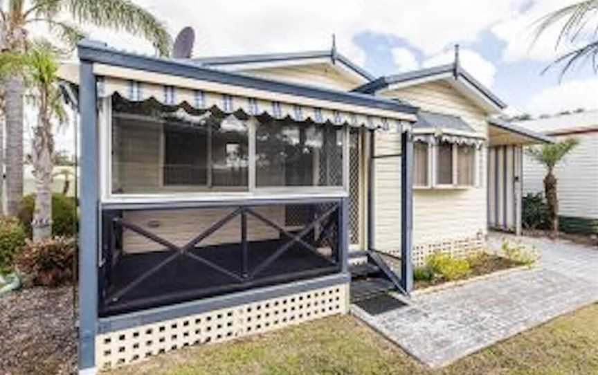 Riverside Gardens Estate, Accommodation in Gosnells