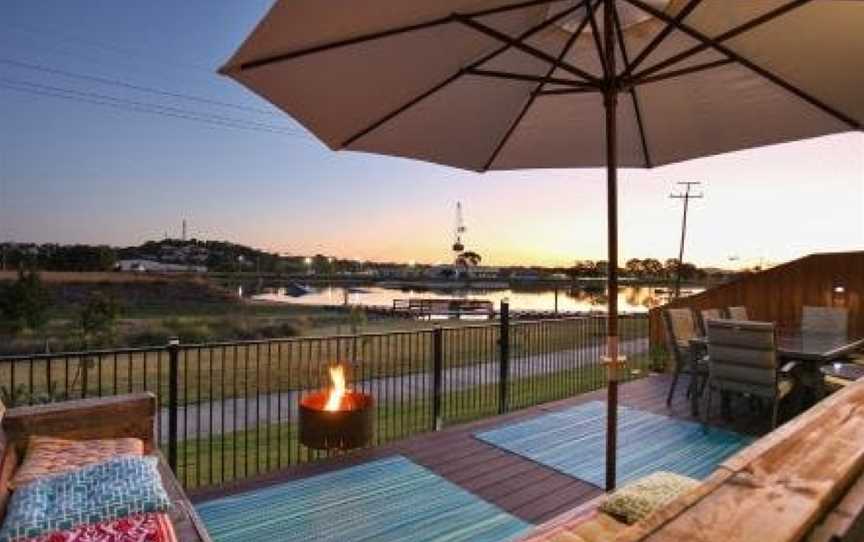 Lakeside Deck House, Andergrove, QLD