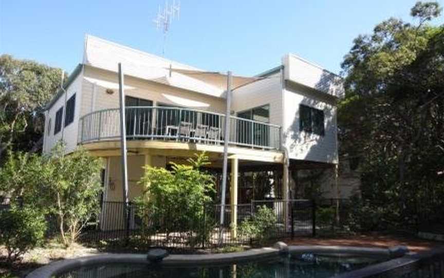 20 Orania Court - Spacious home with swimming pool, Rainbow Beach, QLD