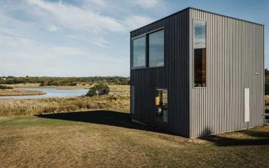 SEA STACKS Shacks at The Denison, Accommodation in Douglas River