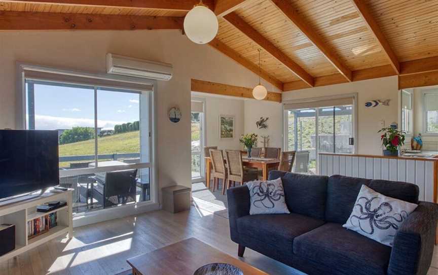 Cockatoo Cabin, Accommodation in Binalong Bay