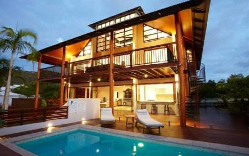 Villa Kembali, Horseshoe Bay, QLD