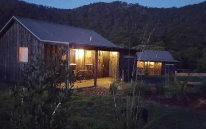 Rustic Hut Bush Retreat, Penguin, TAS