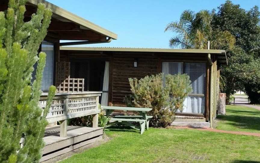 Lazy Acre Log Cabins, Lakes Entrance, VIC