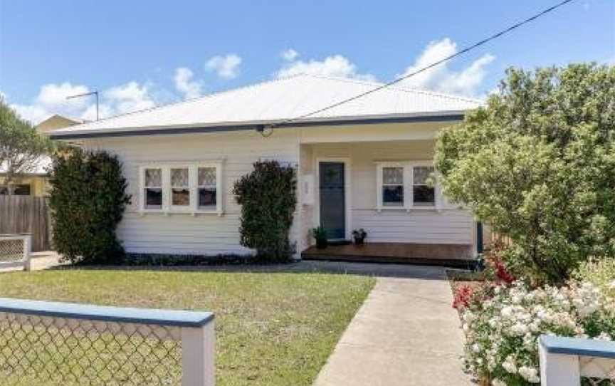 Beacon Cottage, Lake Tyers Beach, VIC