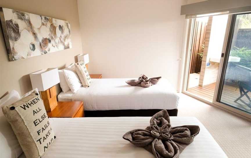 WHITESBEACH GUESTHOUSE, Torquay, VIC