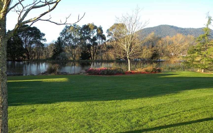 Sanctuary Park Cottages, Badger Creek, VIC