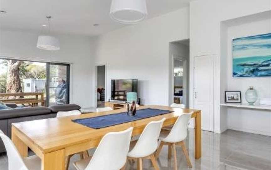 Diamond Bay Beach House: brand new, Sorrento, VIC