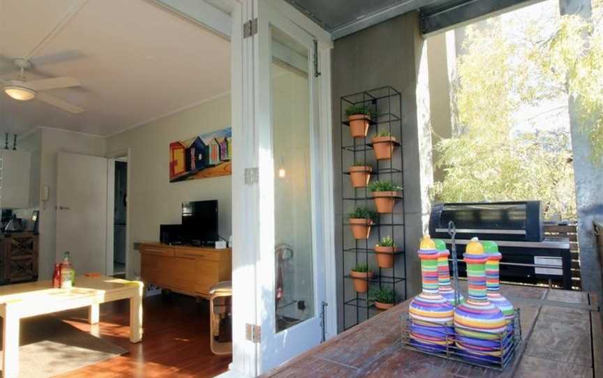 Colour Pop Fitzroy - Pets, Parking, Balcony, 3bdrm, Fitzroy, VIC