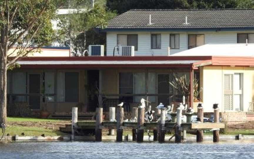 Lake Edge Apartments, Burrill Lake, NSW