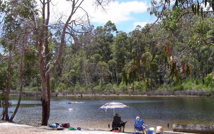 Donnelly River Holiday Village, Accommodation in Donnelly River