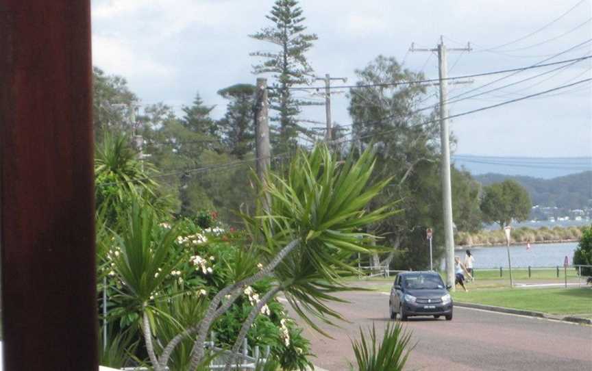 Akora Lakeside, Belmont South, NSW