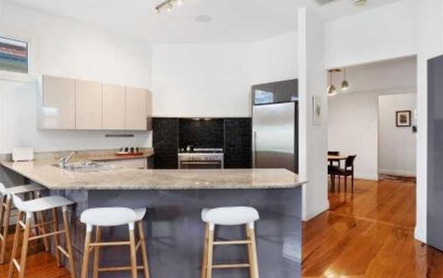 Newcastle Short Stay Accommodation - Cooks Hill Cottage, The Hill, NSW