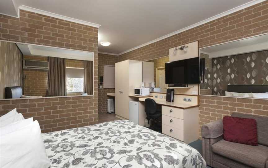 Grand Manor Motor Inn, Queanbeyan East, NSW