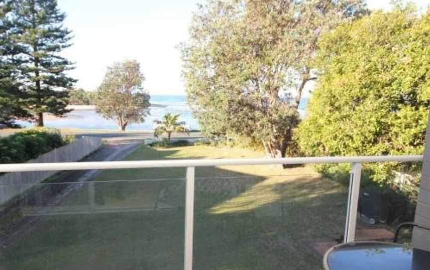 BEACHFRONT 3- 3/12 Bundella Ave LC, Lake Cathie, NSW