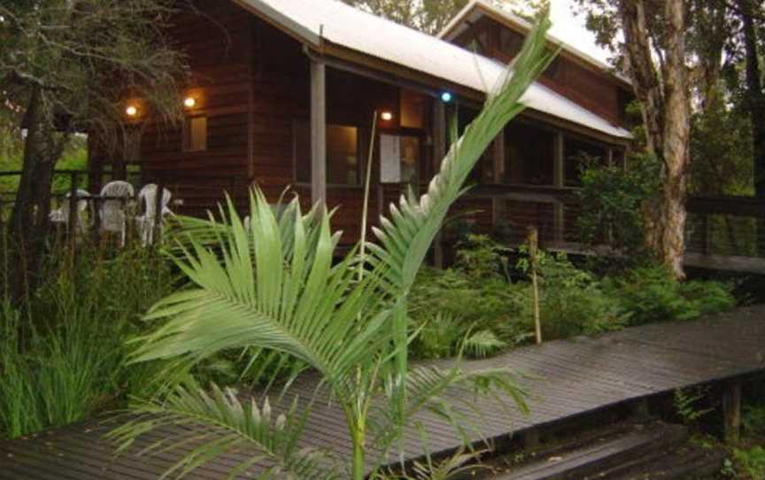 Melaleuca Surfside Backpackers, Accommodation in One Mile