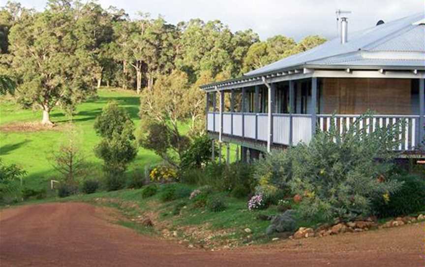 Blue House Bed & Breakfast, Accommodation in Nannup