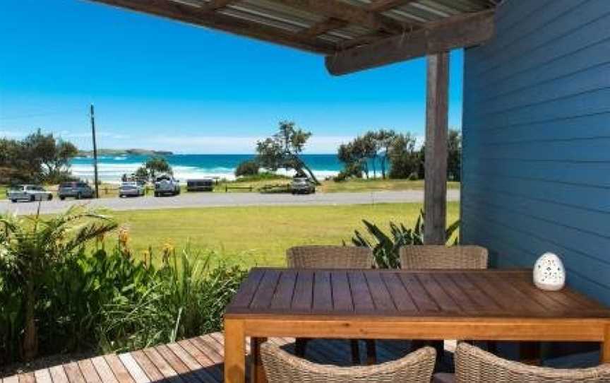 ArtHOUSE Beachfront Accommodation, Emerald Beach, NSW