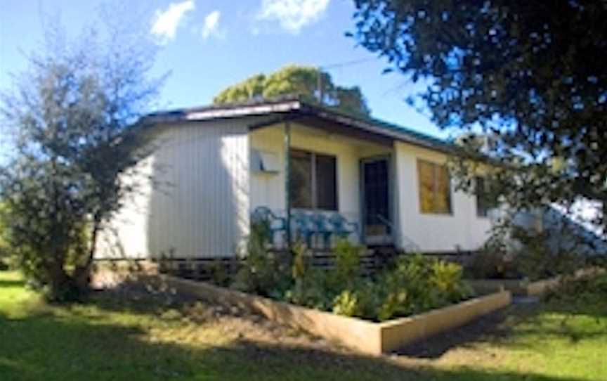 Bow River Cottage, Accommodation in Bow Bridge