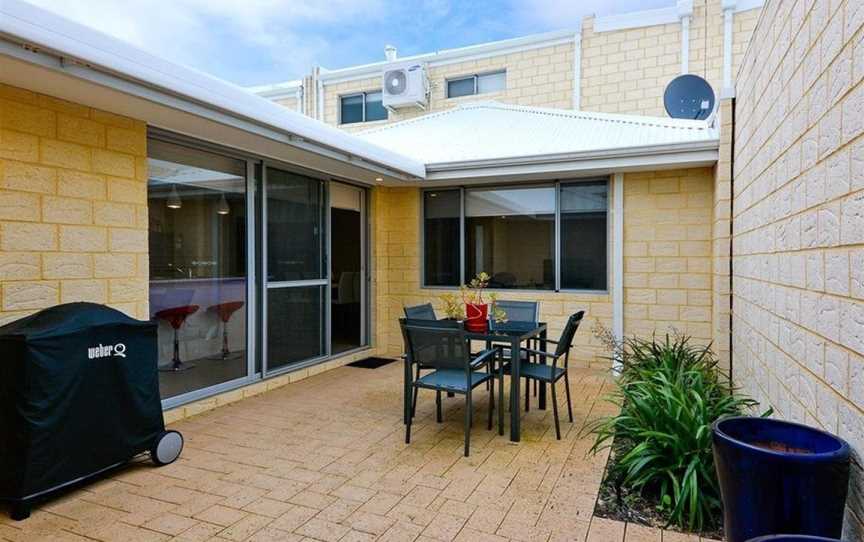 Chesapeake Retreat, Accommodation in Currambine