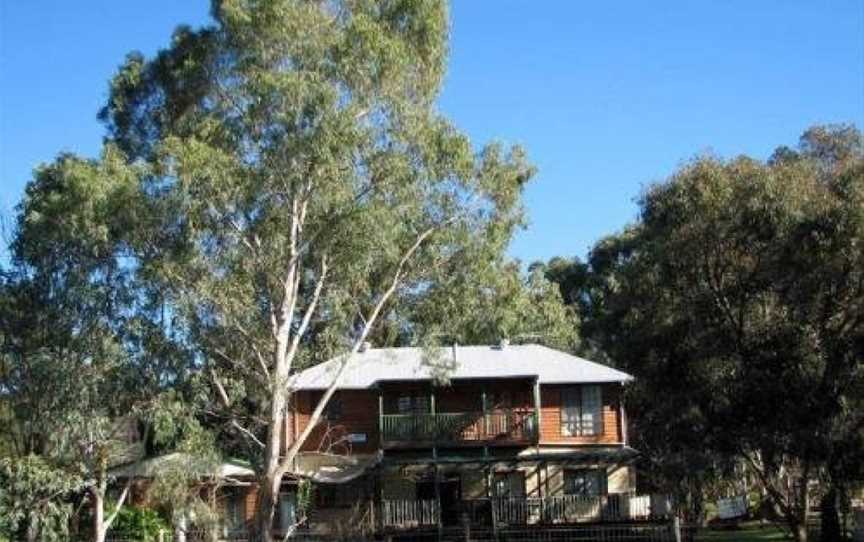 Currawong Farm Bed & Breakfast, Chidlow, WA