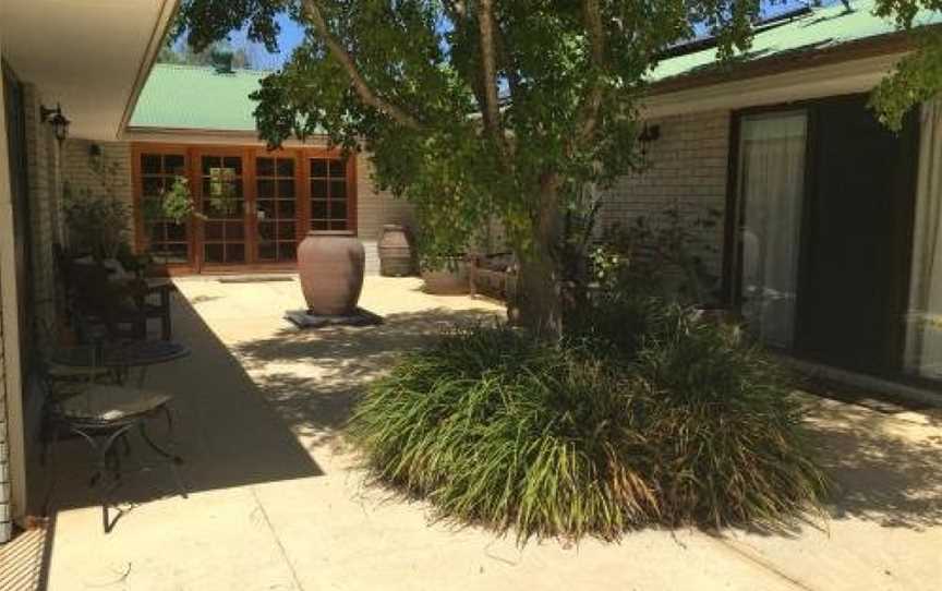 Nivalis Bed And Breakfast, Henley Brook, WA