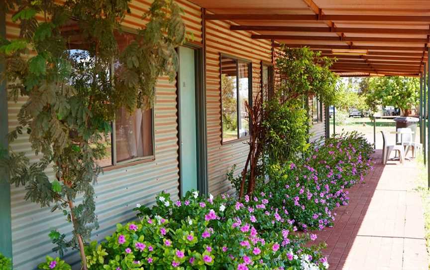 Auski Munjina Village, Accommodation in Karijini