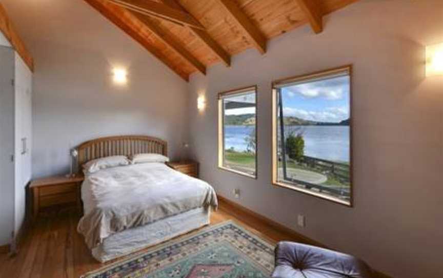 Rotorua Lakes Luxury Lakeside Bed and Breakfast, Lake Okataina, New Zealand