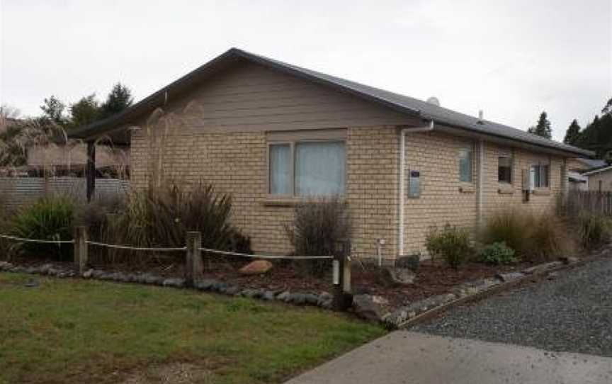 Motu Cottage, Manapouri, New Zealand