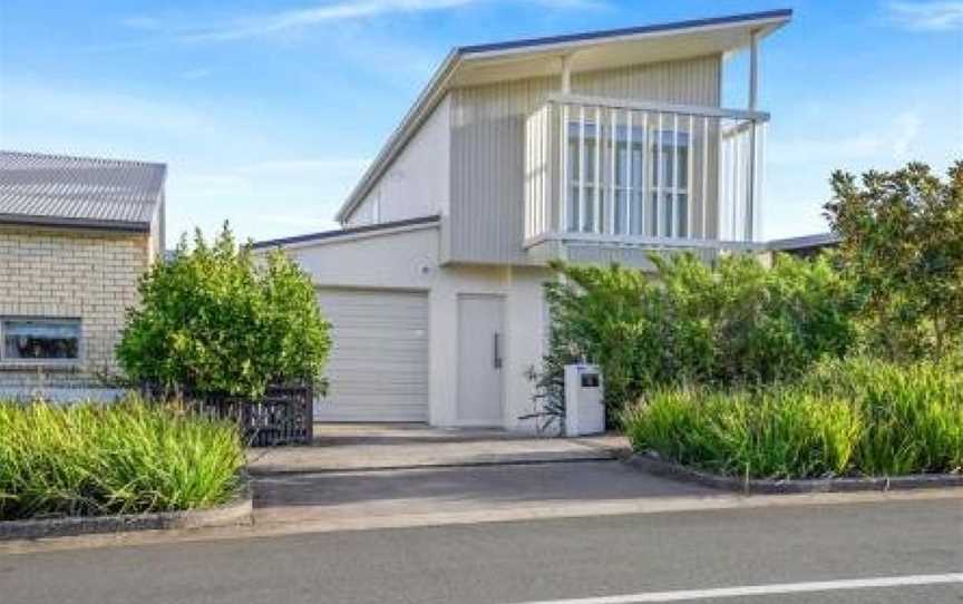 Lux Modern 3BR Family House -Fenced Yard - Big TV, Herald Island, New Zealand