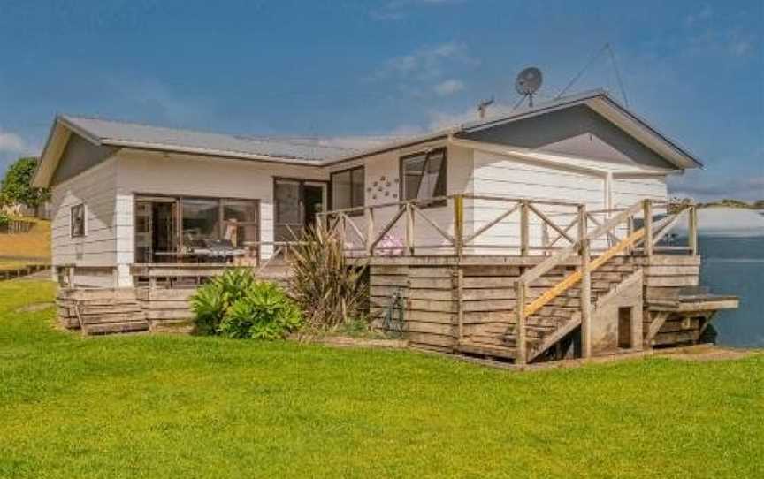 Key to Whangapoua - Whangapoua Holiday Home, Matarangi, New Zealand