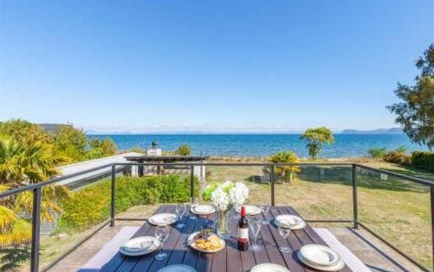 Lakefront Villa - Waitahanui Holiday Home, Waitahanui, New Zealand