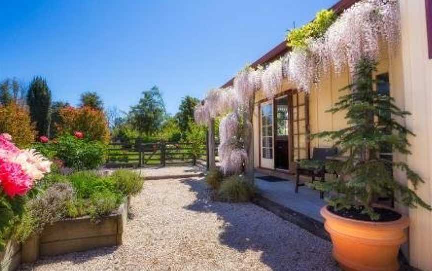 Tasman Village Cottage, Brown Owl, New Zealand