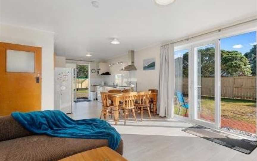 Turf n Surf - Ruakaka Holiday Home, Ruakaka, New Zealand