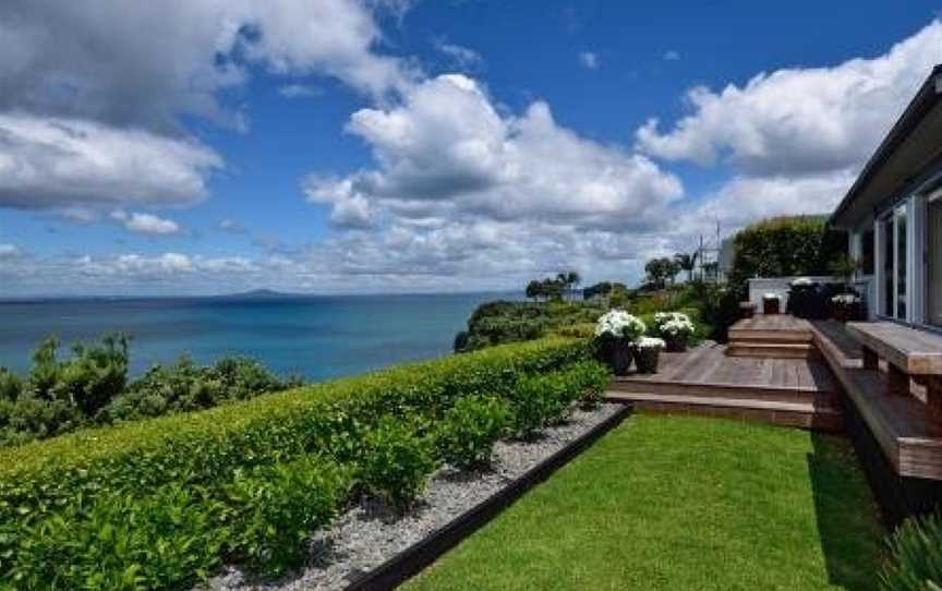 Luxury house with Clifftop Seaview, Whangaparaoa, New Zealand