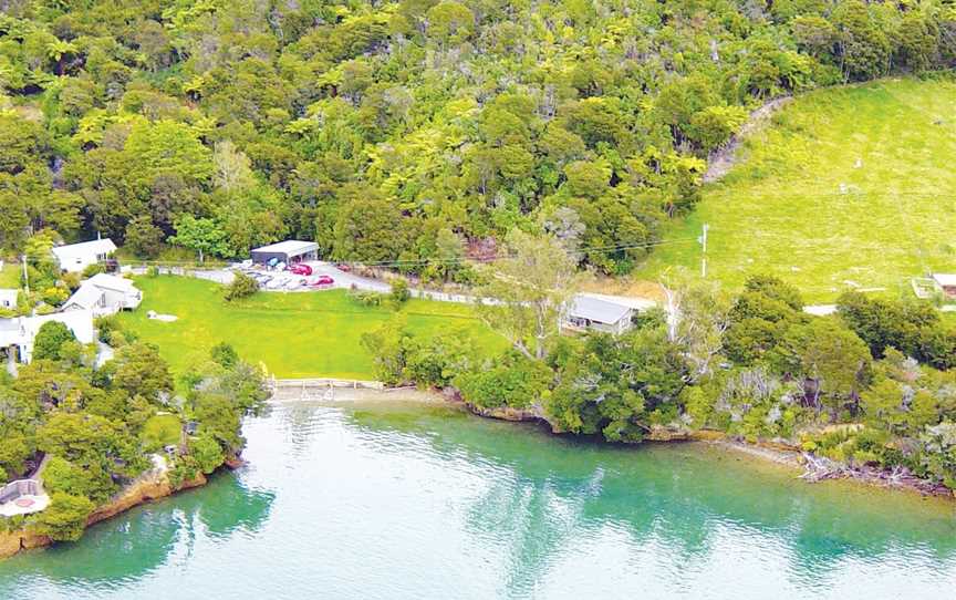 Hopewell Lodge, Black Rock, New Zealand