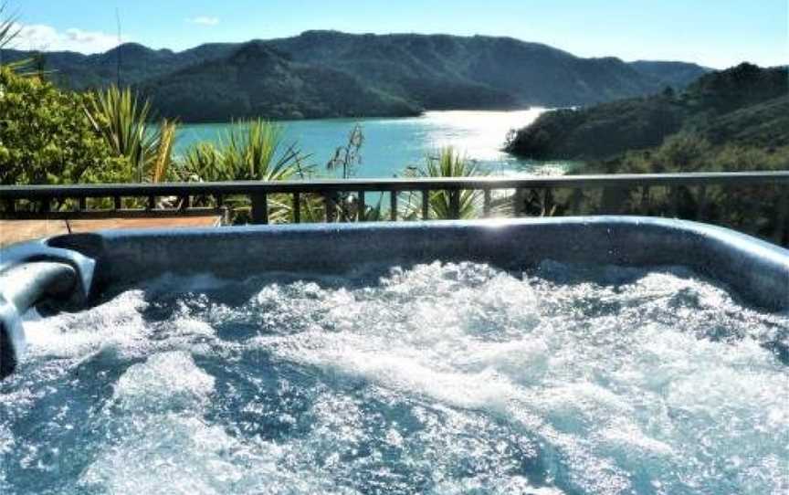 King's View Lodge Harbour View Suite, Whangaroa, New Zealand