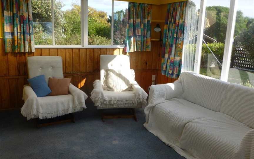 Cottage by the Beach, Kaiaka, New Zealand