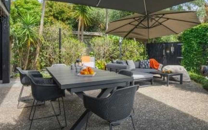 Relaxing Tropical Retreat - Point Wells Holiday Home, Matakana, New Zealand