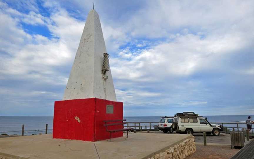 Fishermen's Memorial Lookout & Obelisk, Attractions in Port Denison