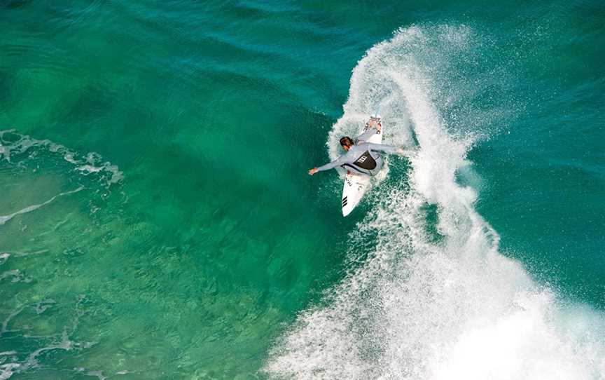 Surfing at Injidup Beach, Attractions in Yallingup