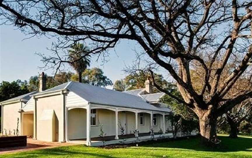 Linton and Kay at Mandoon Estate Winery, Attractions in Caversham