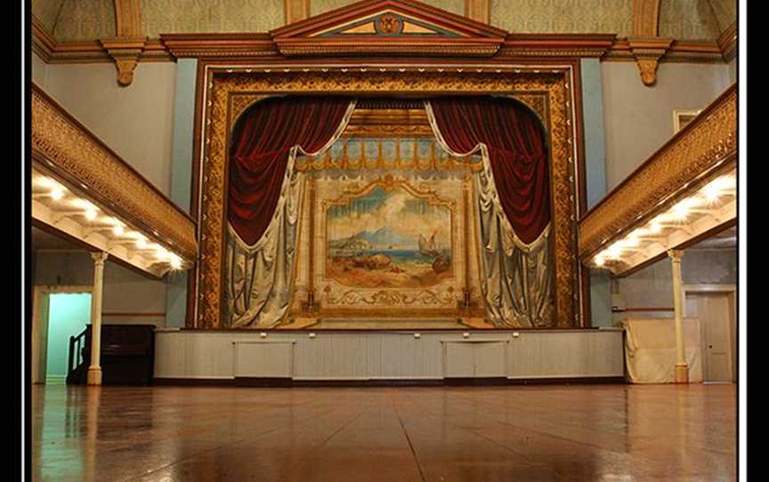 Boulder Town Hall & Goatcher Curtain, Attractions in Boulder