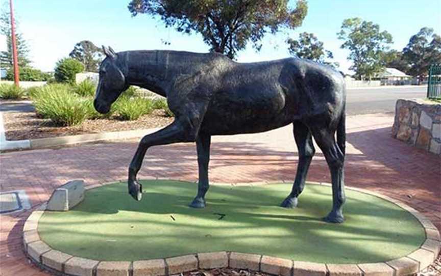 Norseman Statue, Attractions in Norseman