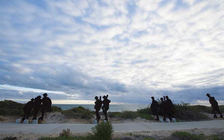 ANZAC Memorial Soldiers, Attractions in Port Denison