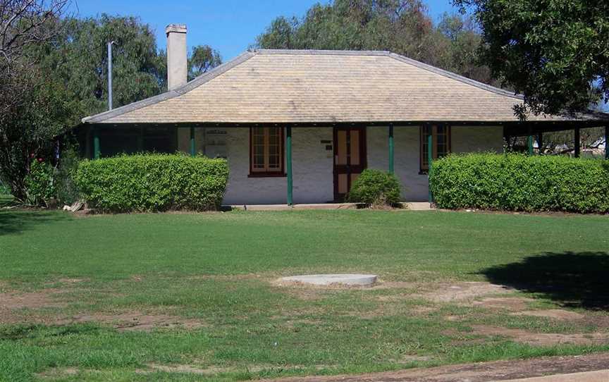 Russ Cottage, Attractions in Port Denison