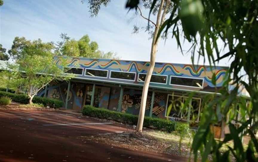 Maalinup Aboriginal Gallery, Attractions in Henley Brook